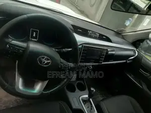 Toyota Hilux 2017 White