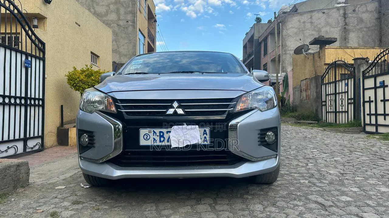 Mitsubishi Attrage 2020 Silver