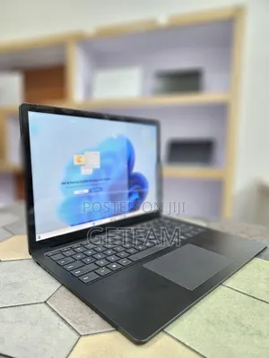 New Laptop Microsoft Surface 16GB Intel Core i7 SSD 512GB