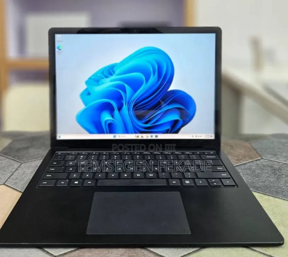 New Laptop Microsoft Surface Laptop 4 16GB Intel Core i7 SSD 512GB