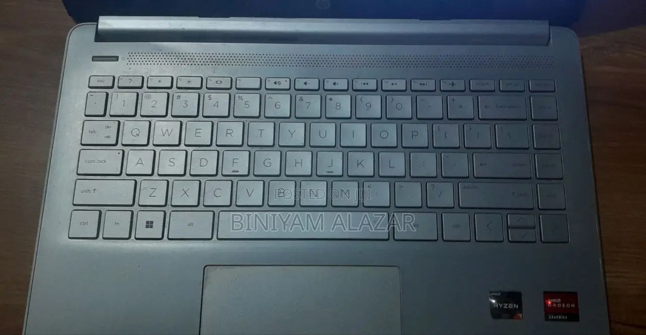 Laptop HP 14-dq1088wm 8GB AMD Ryzen 3 SSD 512GB