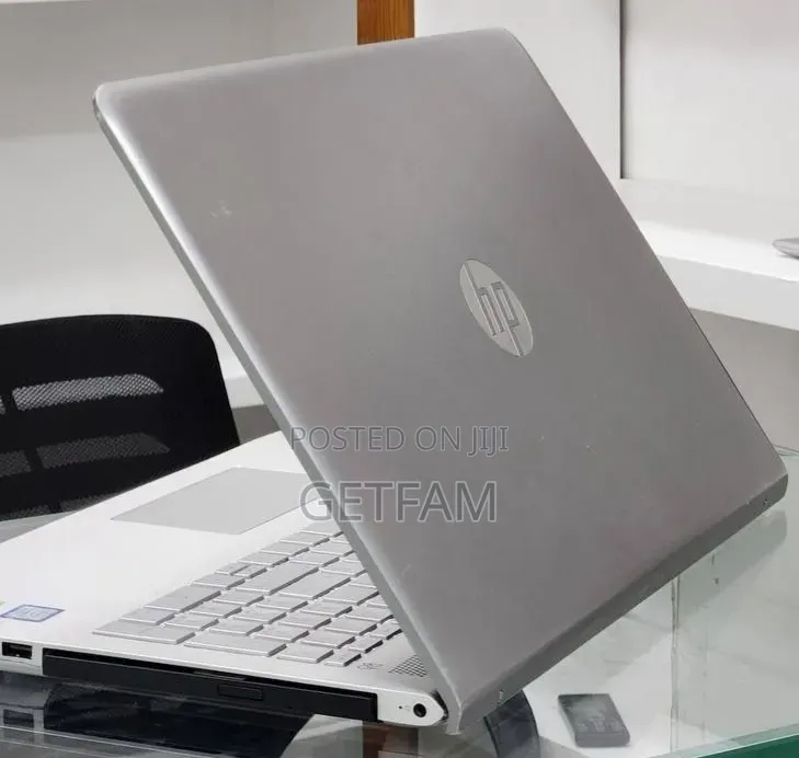 New Laptop HP Pavilion 15 8GB Intel Core i7 SSD 512GB