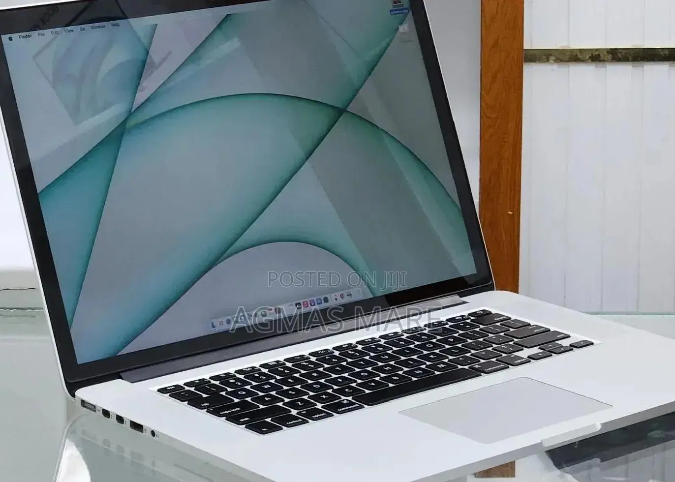 New Laptop Apple MacBook Pro 2015 16GB Intel Core i7 SSD 512GB