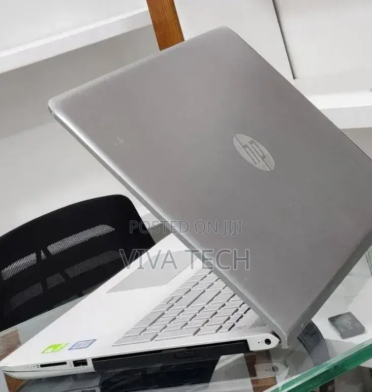 New Laptop HP Pavilion 15 8GB Intel Core i7 SSD 512GB
