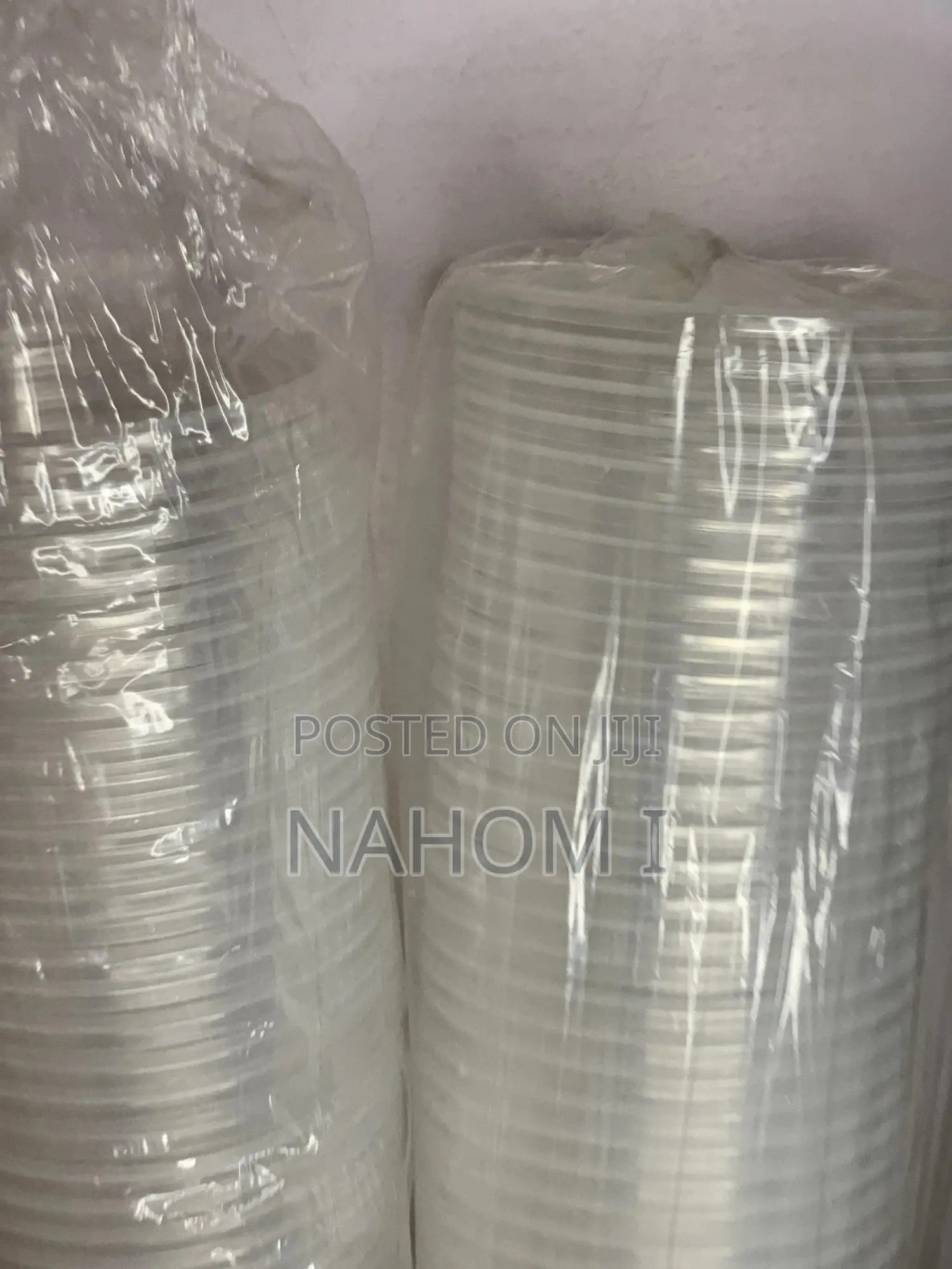 Disposable Clear Plastic Drinking Cups.