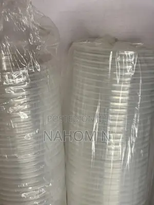 Disposable Clear Plastic Drinking Cups.