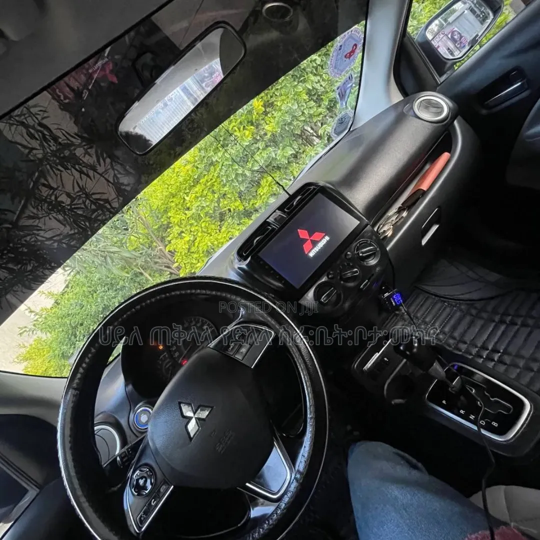 Mitsubishi Attrage 2021 Silver