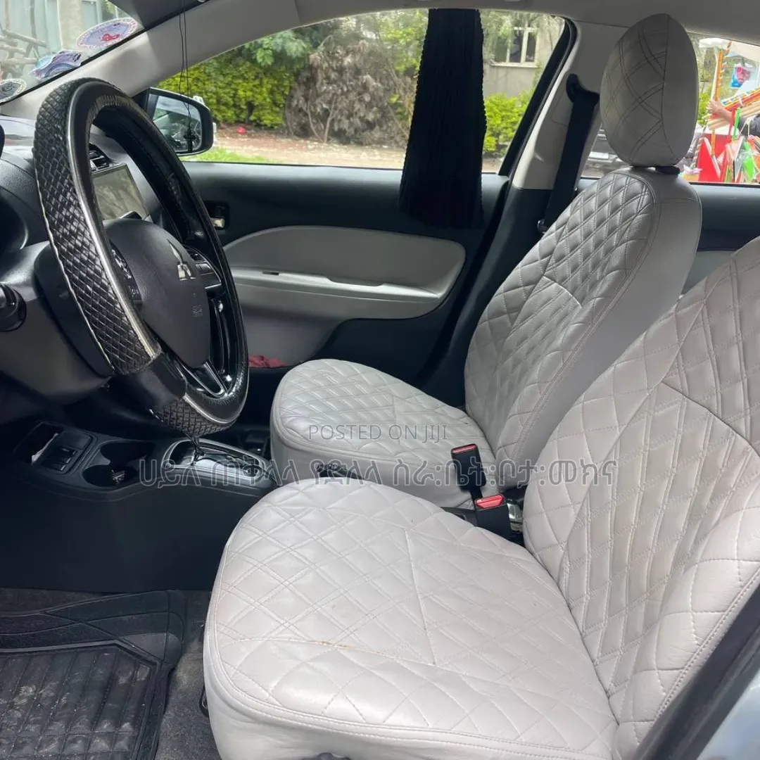 Mitsubishi Attrage 2021 Silver