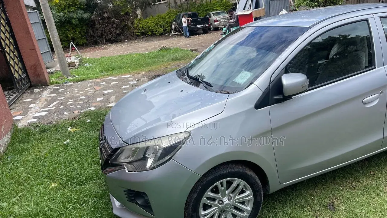 Mitsubishi Attrage 2021 Silver
