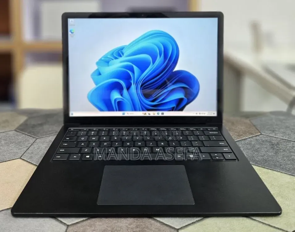 New Laptop Microsoft Surface Laptop 4 16GB Intel Core i7 SSD 512GB