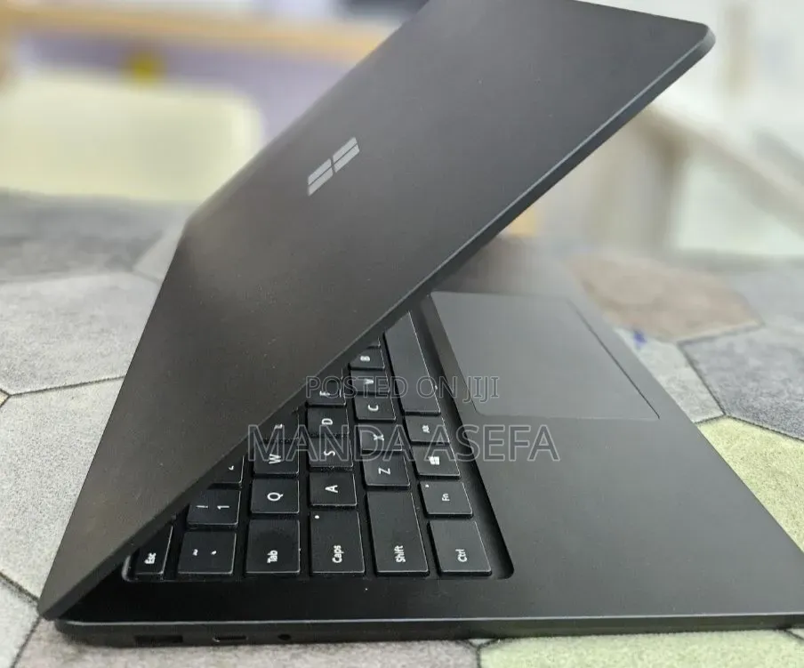 New Laptop Microsoft Surface Laptop 4 16GB Intel Core i7 SSD 512GB