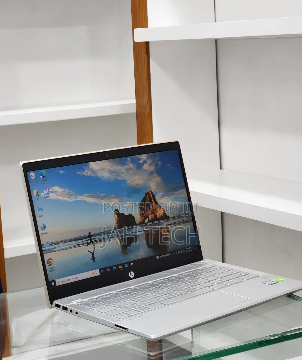 New Laptop HP Pavilion 14 8GB Intel Core i5 SSD 512GB