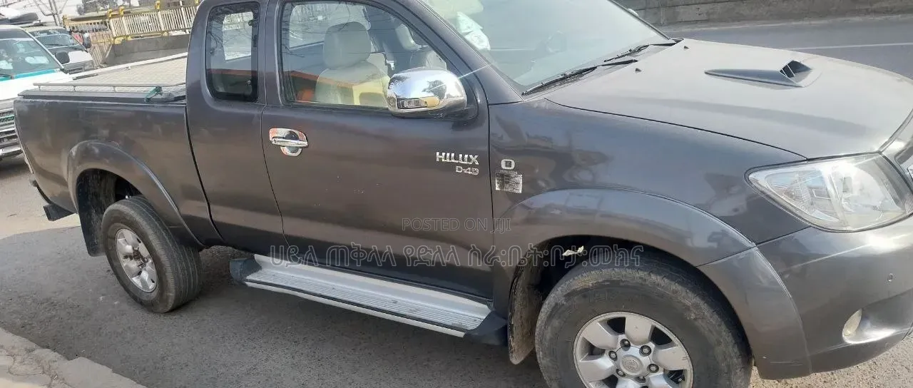 Toyota Hilux 2007 Gray