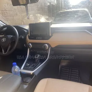Toyota RAV4 2021 Teal