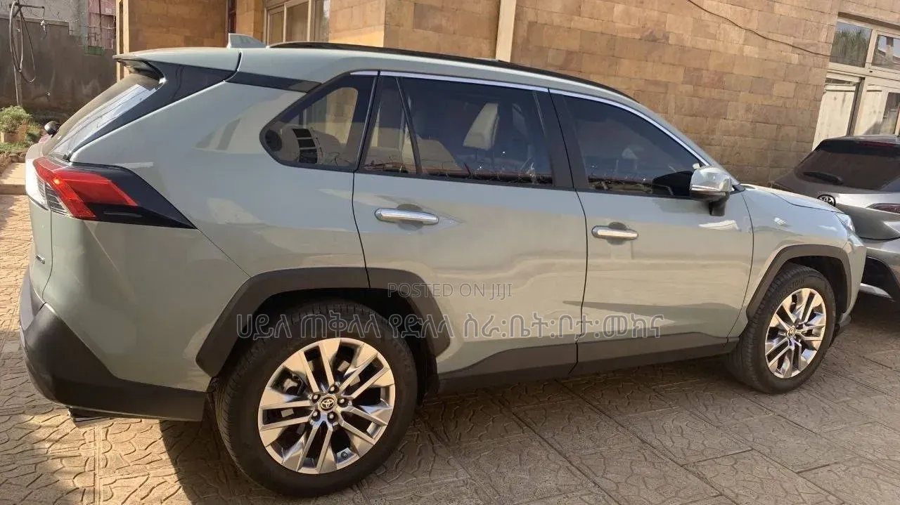 Toyota RAV4 2021 Teal