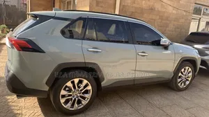 Toyota RAV4 2021 Teal