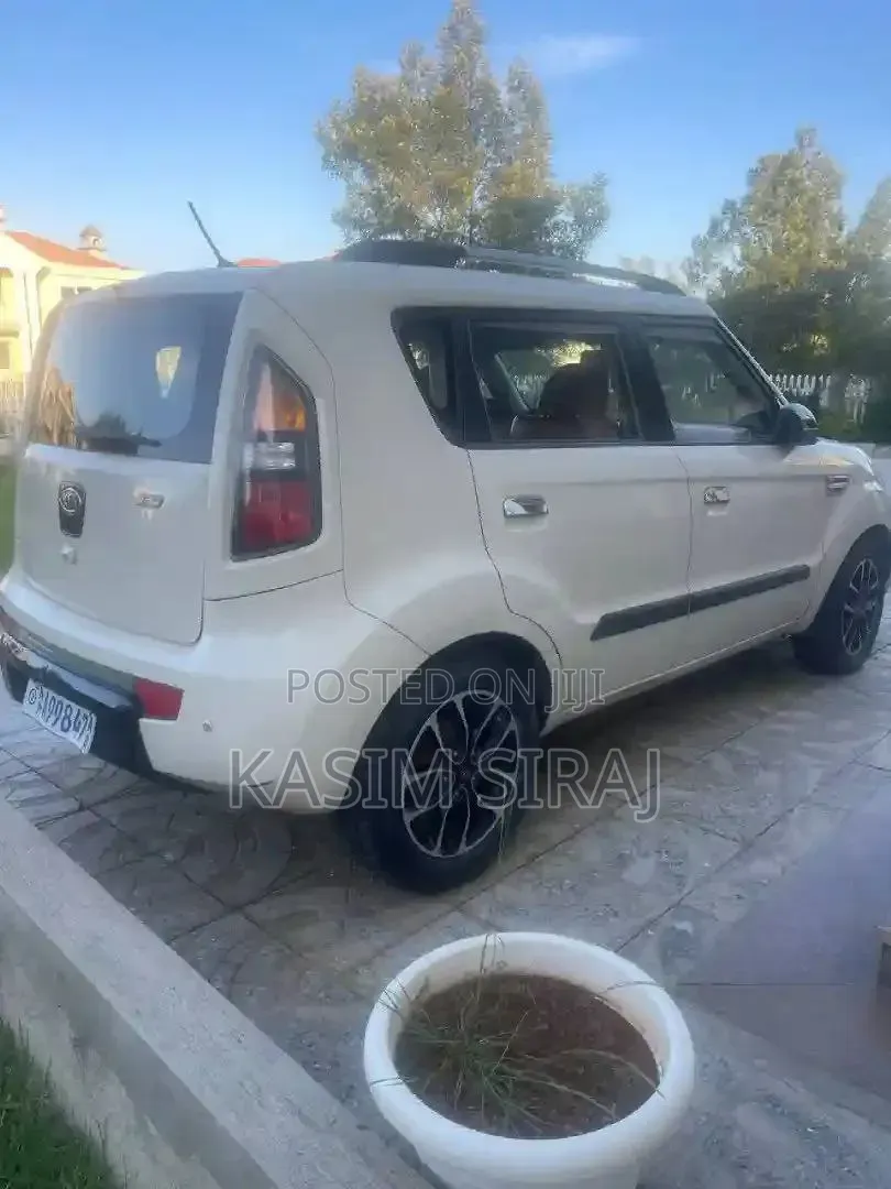 Kia Bongo 2010 Blue