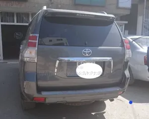 Toyota Land Cruiser Prado 2011 Gray