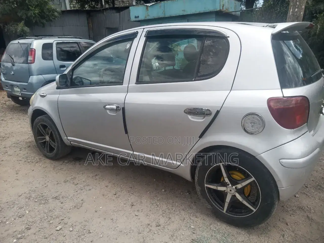 Toyota Vitz 2002 Silver