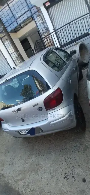 Toyota Yaris 2004 Silver