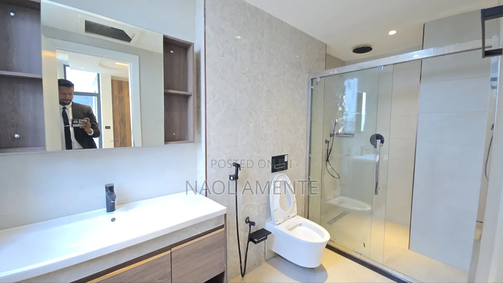 Furnished 5bdrm Apartment in Naol, Lideta for sale