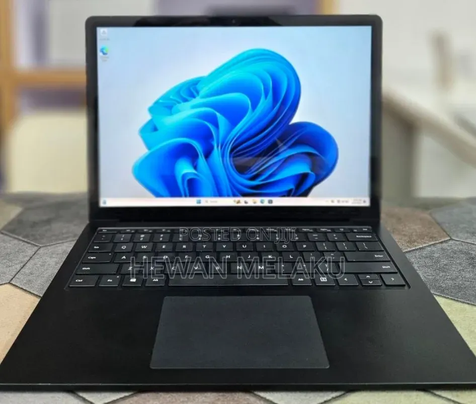 New Laptop Microsoft Surface Laptop 4 16GB Intel Core i7 SSD 512GB