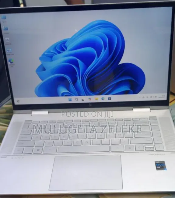 New Laptop HP Envy x360 8GB Intel Core i7 SSD 512GB
