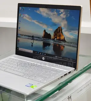 New Laptop HP Pavilion 14 8GB Intel Core i5 SSD 512GB