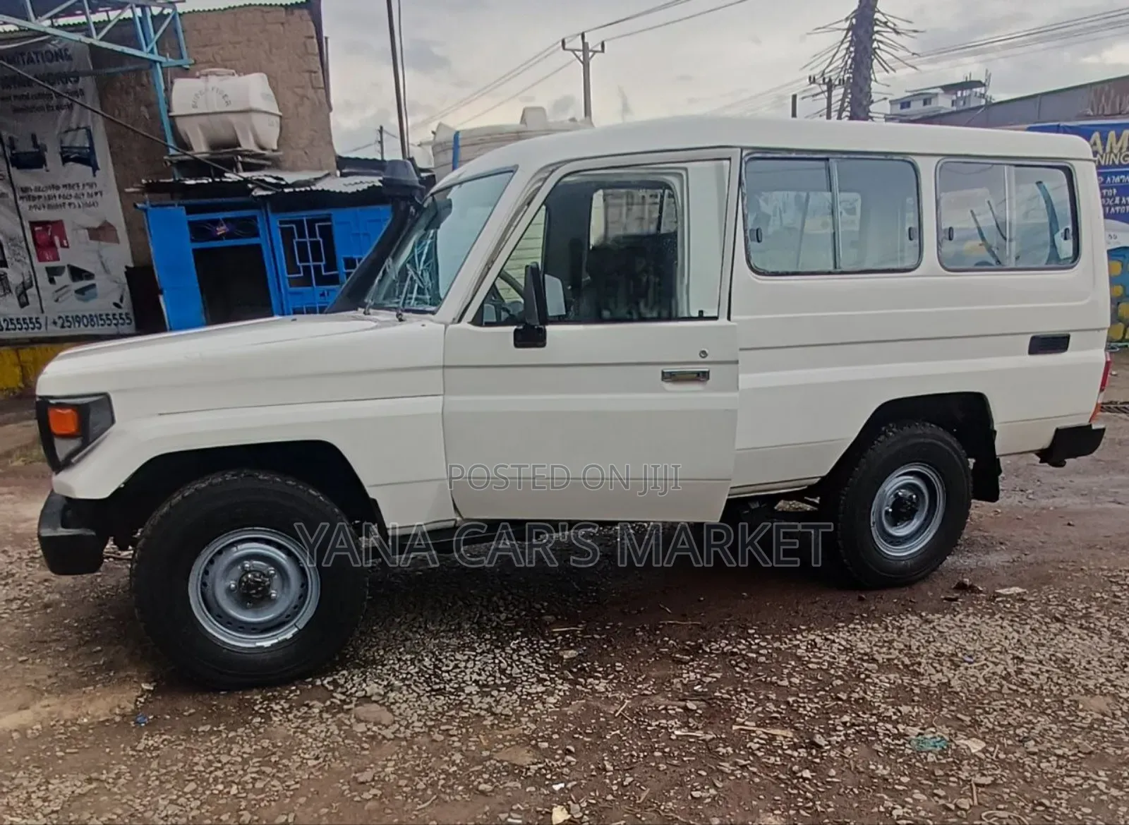 Toyota Land Cruiser 2002 White