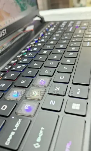 New Laptop MSI Raider GE68HX 13VI-202US 32GB Intel Core i9 SSD 1T