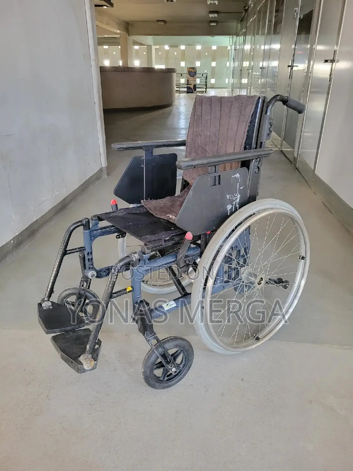Normal Wheelchair了三rear Anti-Tippers for 6" Casters, Pair, 1306a