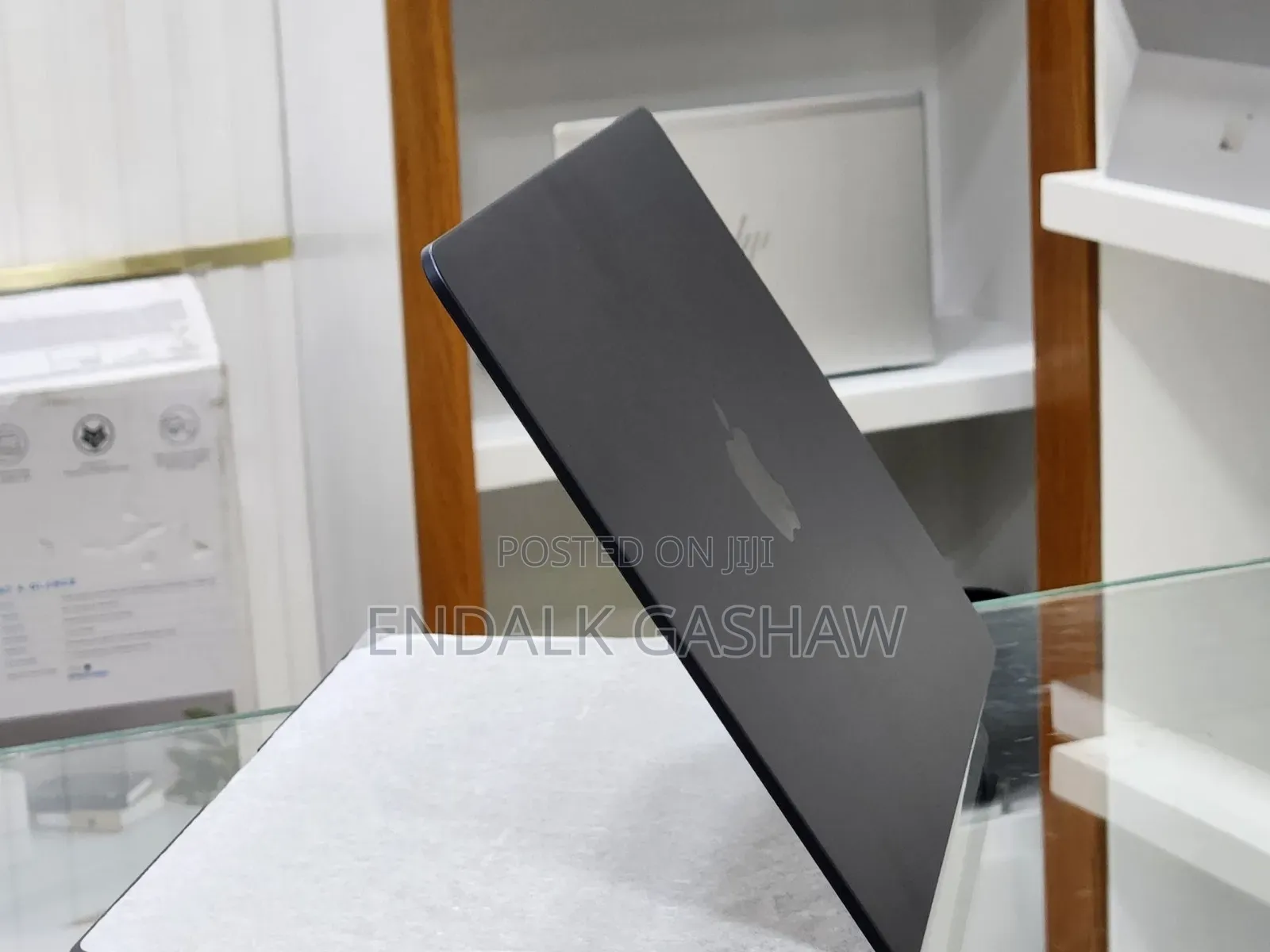 New Laptop Apple MacBook Air 2025 M4 13-inch 16GB Apple M4 SSD 256GB