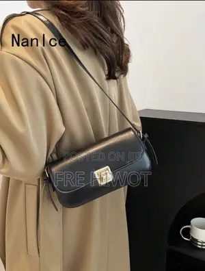 High Quality Multifunctional Small Shoulder Bag/Underarm Bag for Women