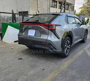 Toyota bZ4X 2024 Gray