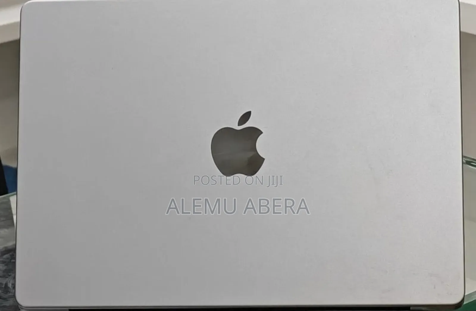 New Laptop Apple MacBook Pro 2024 M3 14-inch 8GB Apple M3 Pro SSD 512GB
