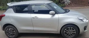 Suzuki Swift 2021 Silver