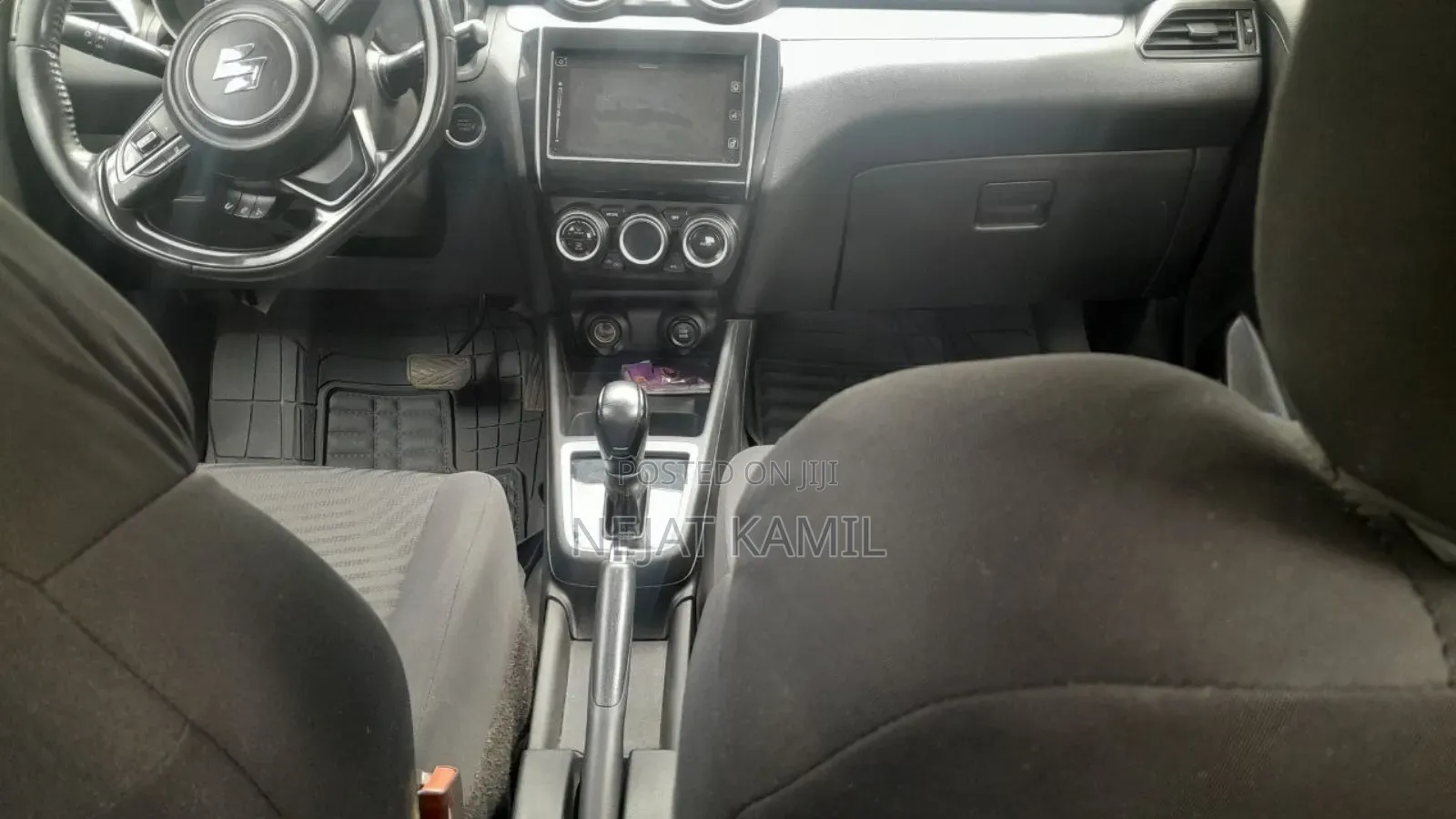 Suzuki Swift 2021 Silver