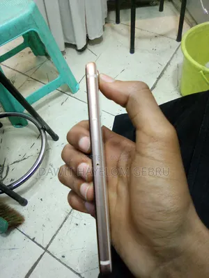 Apple iPhone 8 64 GB Gold