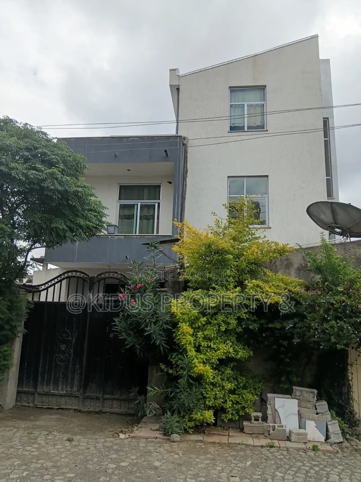 4bdrm House in Nasswe Real State, Nifas Silk-Lafto for sale