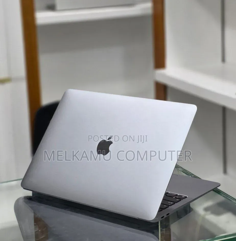 New Laptop Apple MacBook Air 2020 M1 8GB Intel Core i7 SSD 256GB