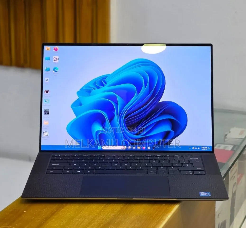 New Laptop Apple MacBook Pro 2019 16GB Intel Core i7 SSD 512GB