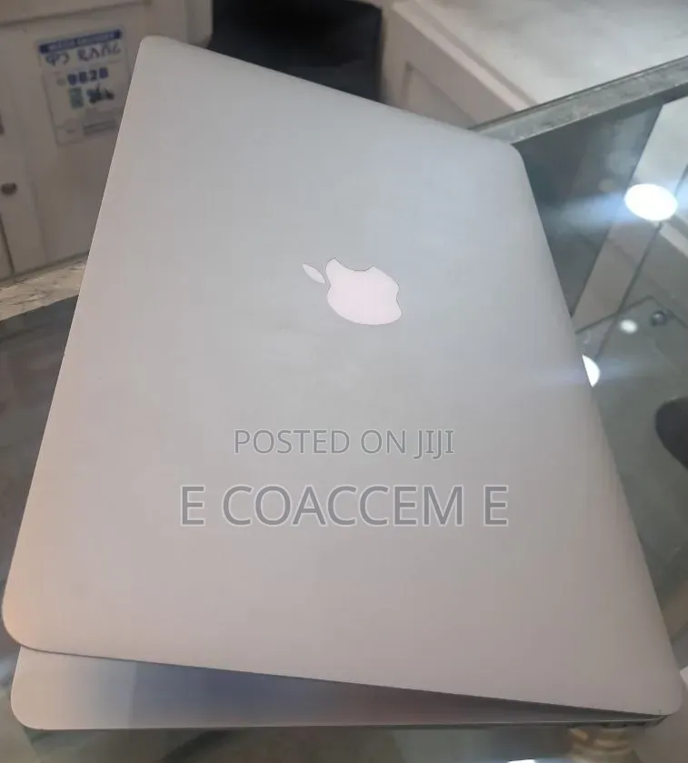 New Laptop Apple MacBook 8GB Intel Core i7 SSD 512GB