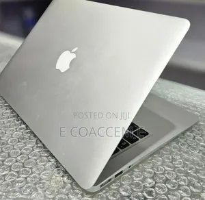 New Laptop Apple MacBook 8GB Intel Core i7 SSD 512GB