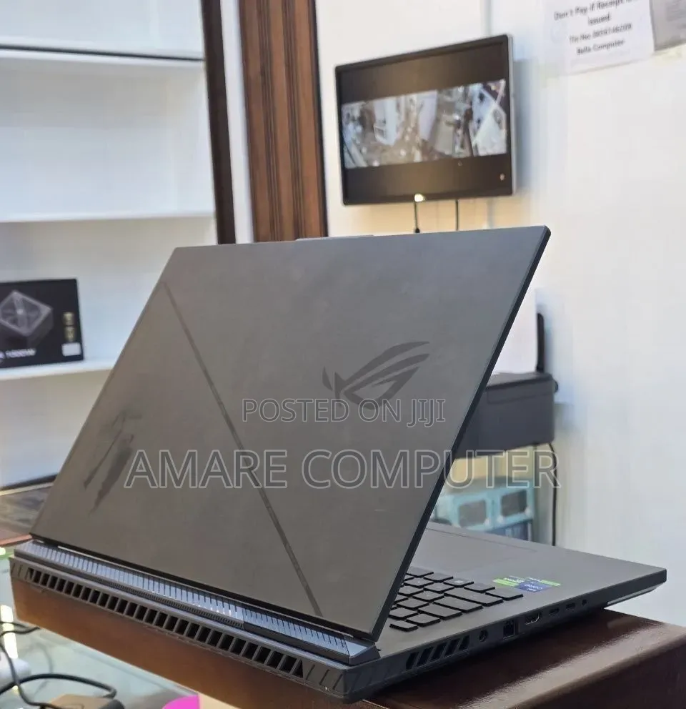 New Laptop Asus ROG Strix G17 32GB Intel Core i9 SSD 2T