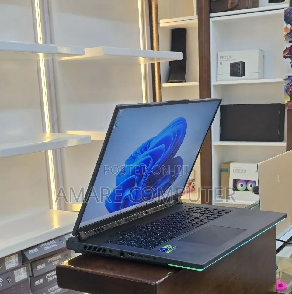 New Laptop Asus ROG Strix G17 32GB Intel Core i9 SSD 2T