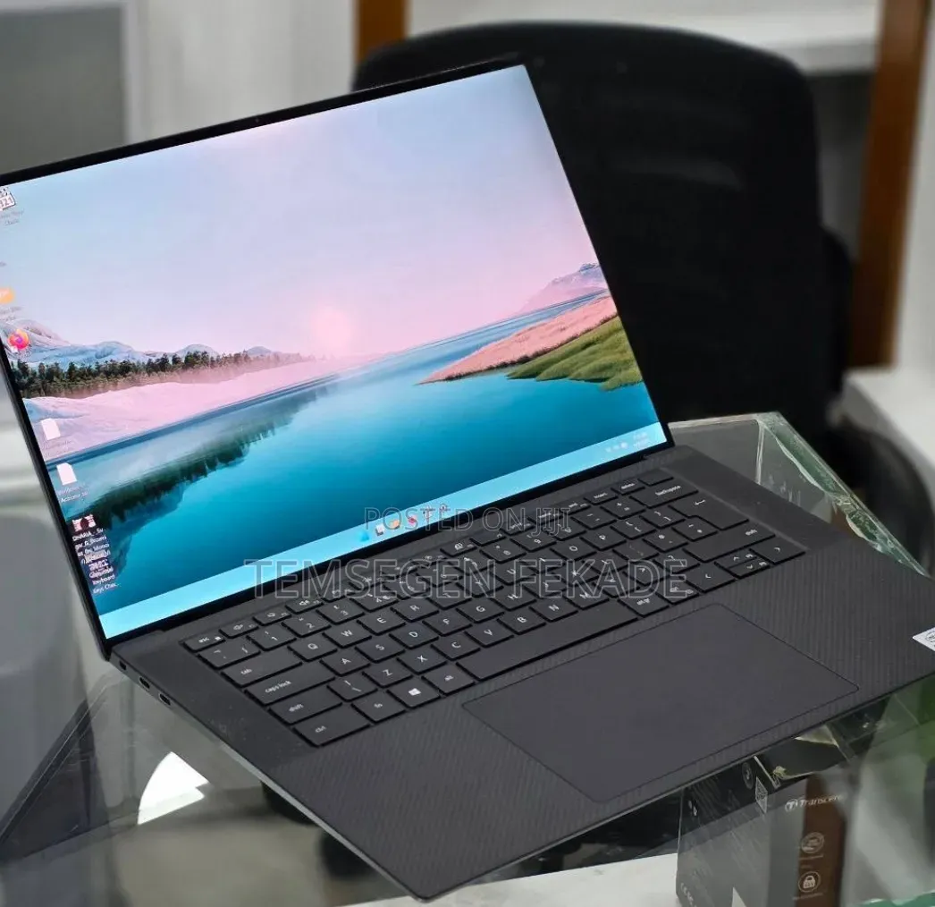 New Laptop Dell Precision 5520 16GB Intel Core i7 SSD 512GB