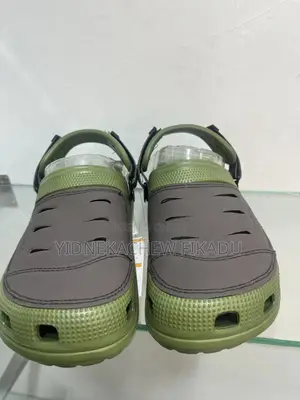 Crocs Shose