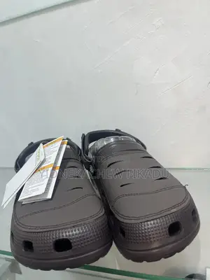 Crocs Shose