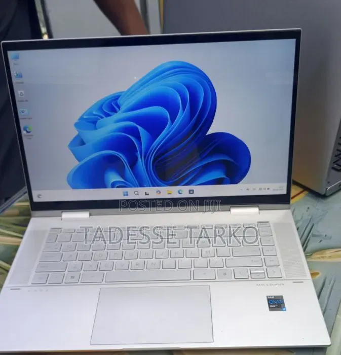 New Laptop HP Envy X360 8GB Intel Core i7 SSD 512GB