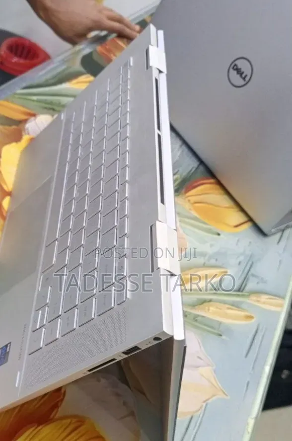 New Laptop HP Envy X360 8GB Intel Core i7 SSD 512GB